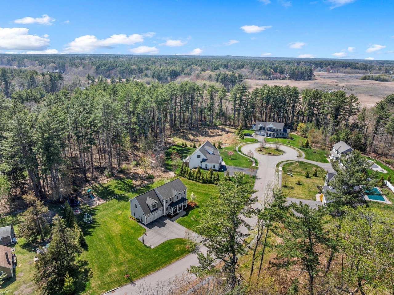 11 Lisa Ln Pembroke, MA 02359
