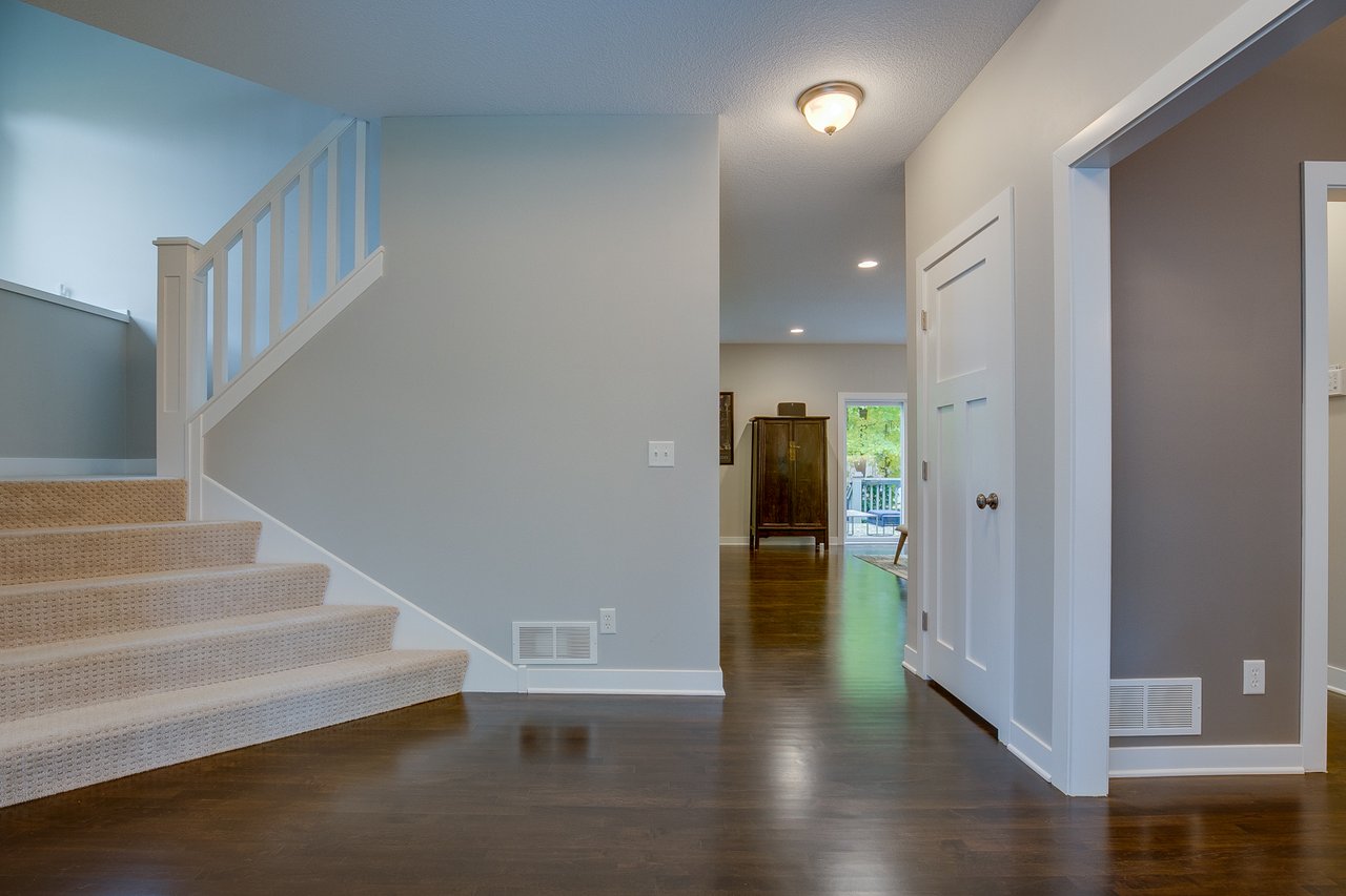 Renovated 2-Story, Walkable to Downtown Wayzata