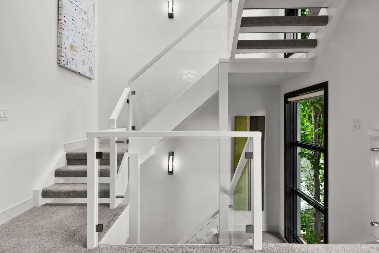 408 13 Street NW Unit: 3