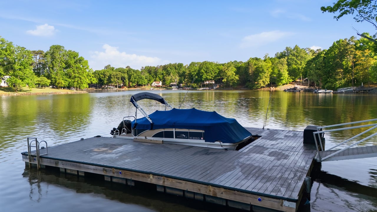 SPECIAL OPPORTUNITY! WATERFRONT FOR SALE - 424 Mountain Harbor Dr - HIGH ROCK LAKE