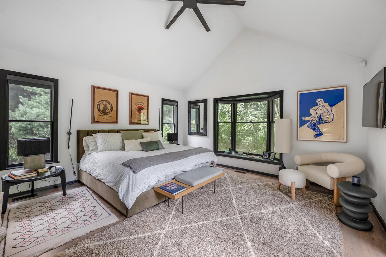 26 Harbor View Dr., East Hampton
