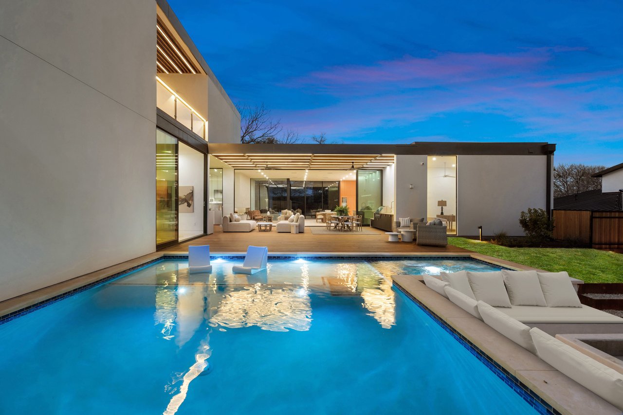  Contemporary Masterpiece in Barton Hills