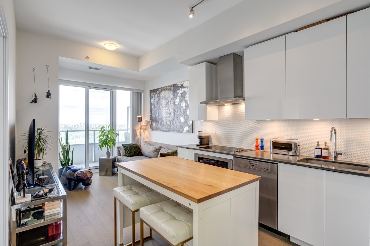 20 Shore Breeze Dr #4302