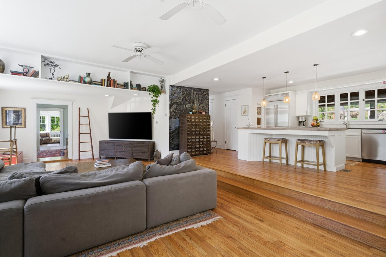 12 COLD SPRINGS ROAD
