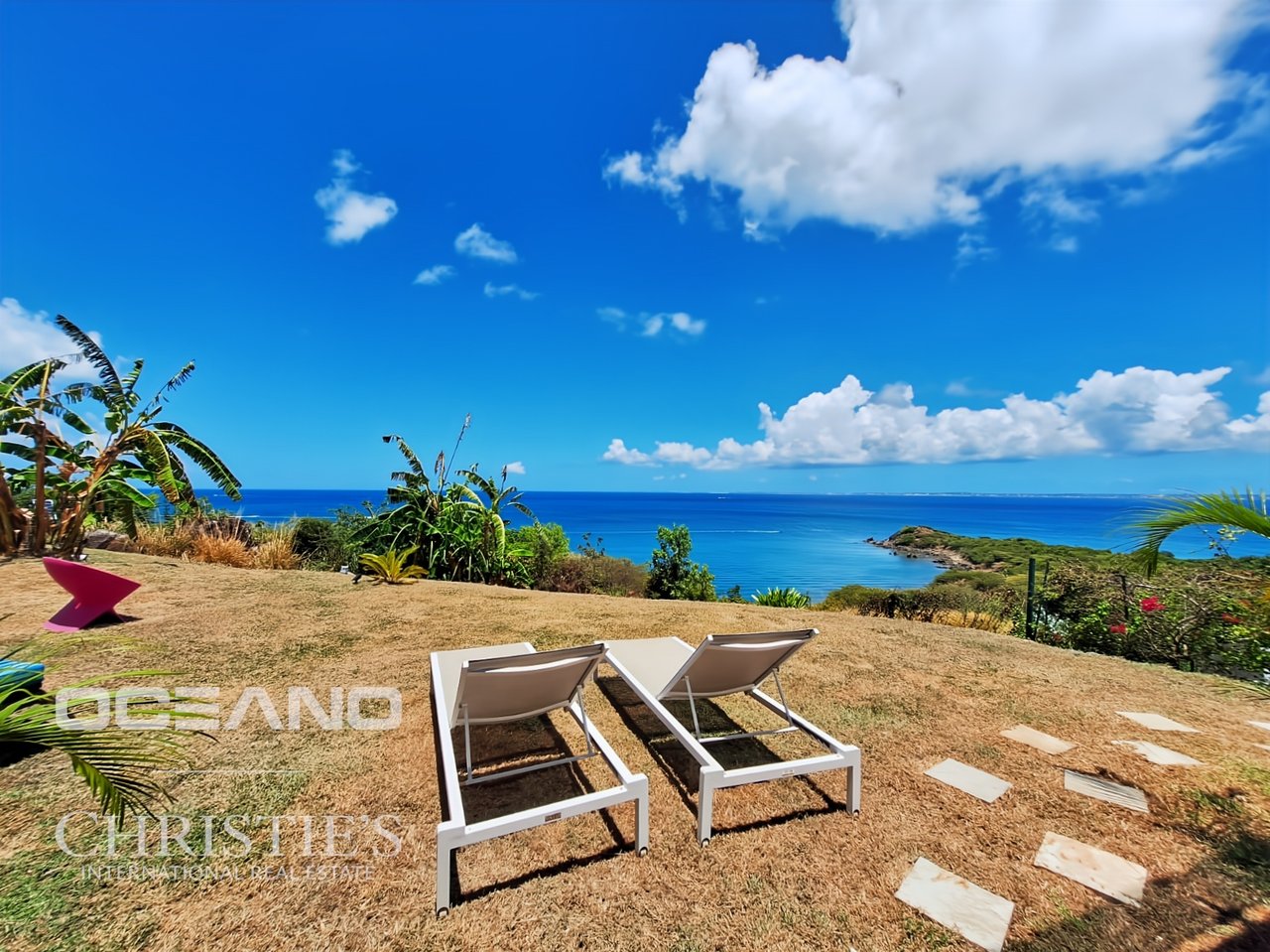 Sea View Villa + 2 Bedroom Apartment – Sought-After Area