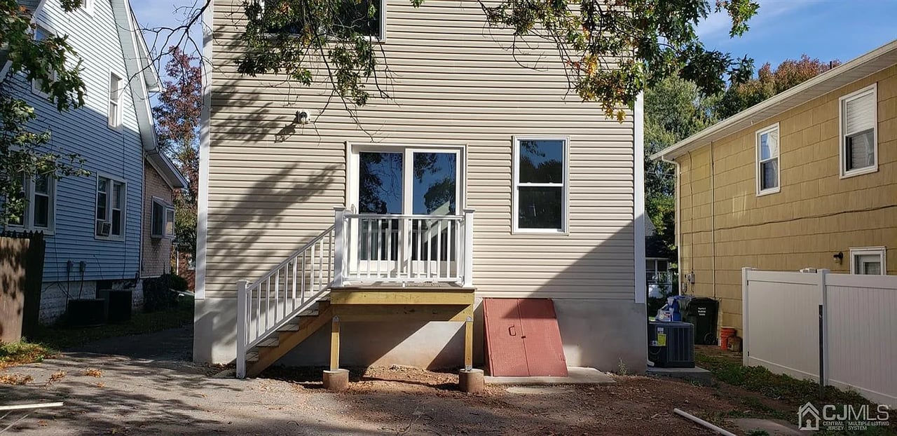 135 Cooper Ave