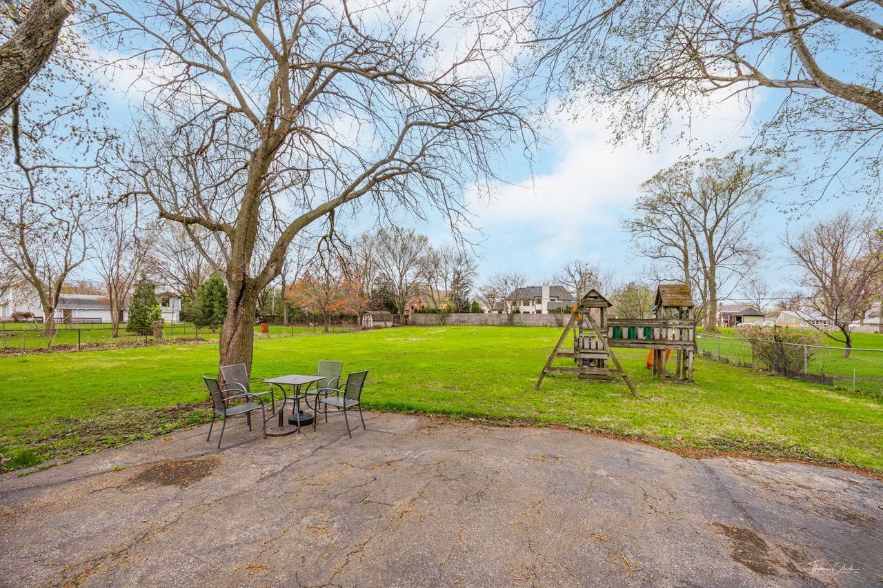 4046 Fairview Ave, Downers Grove