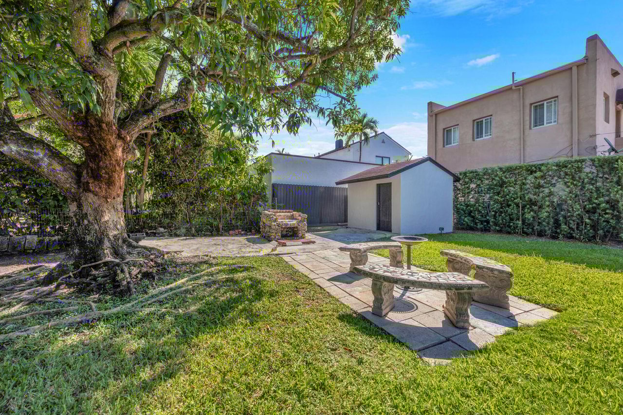 Move-In Ready in The Roads