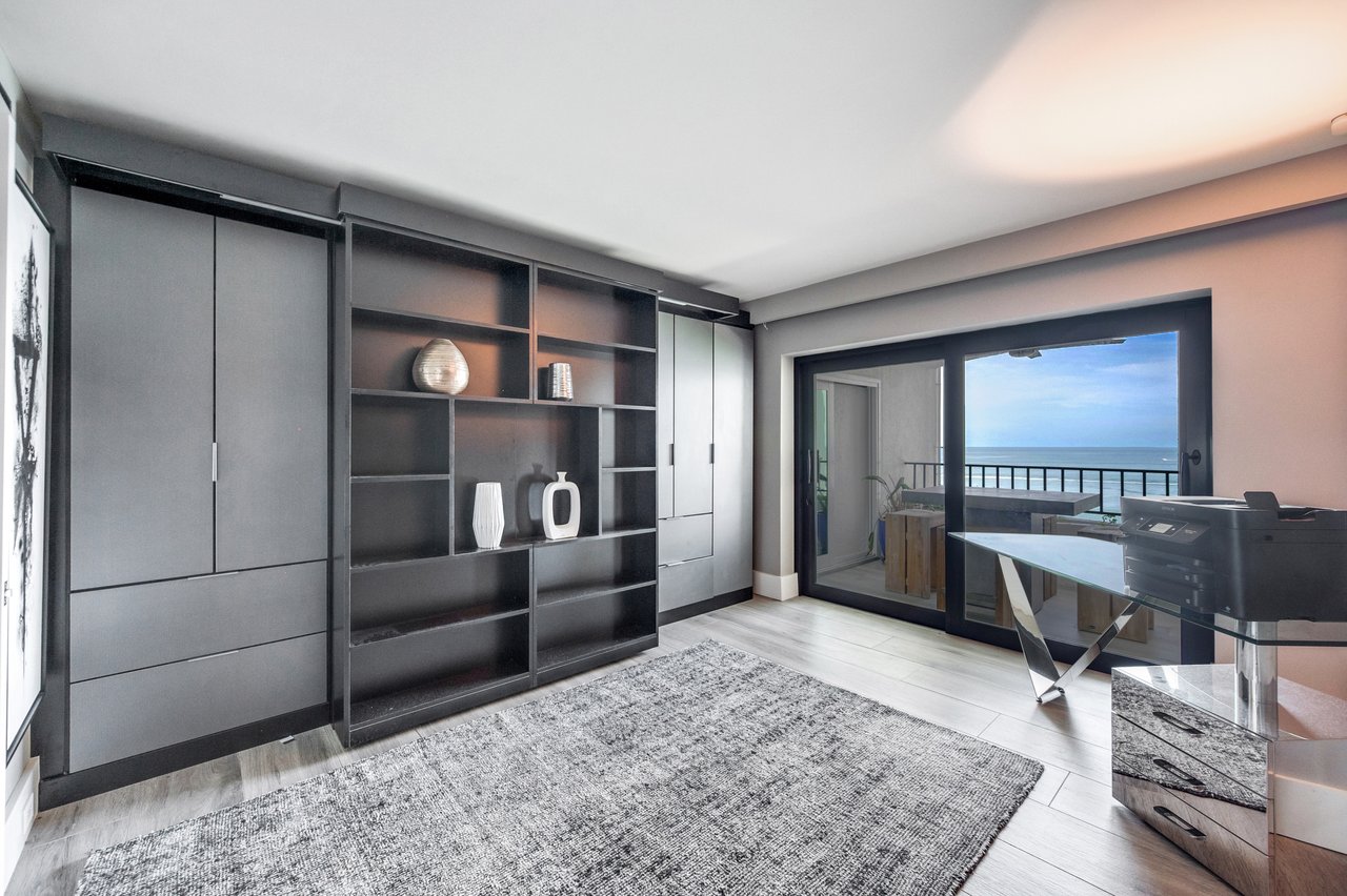 3951 Gulf Shore Blvd N 801 - Horizon House