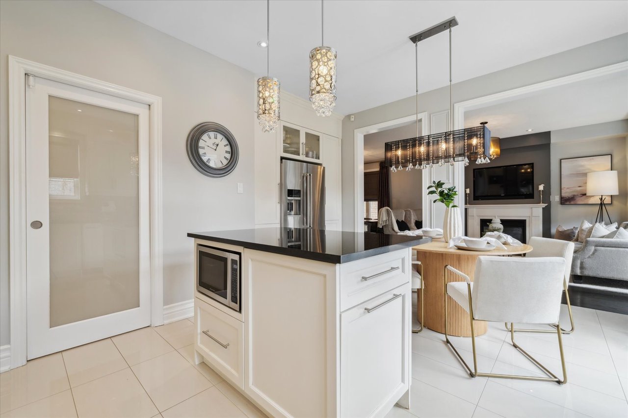 32 Maplebank Cres