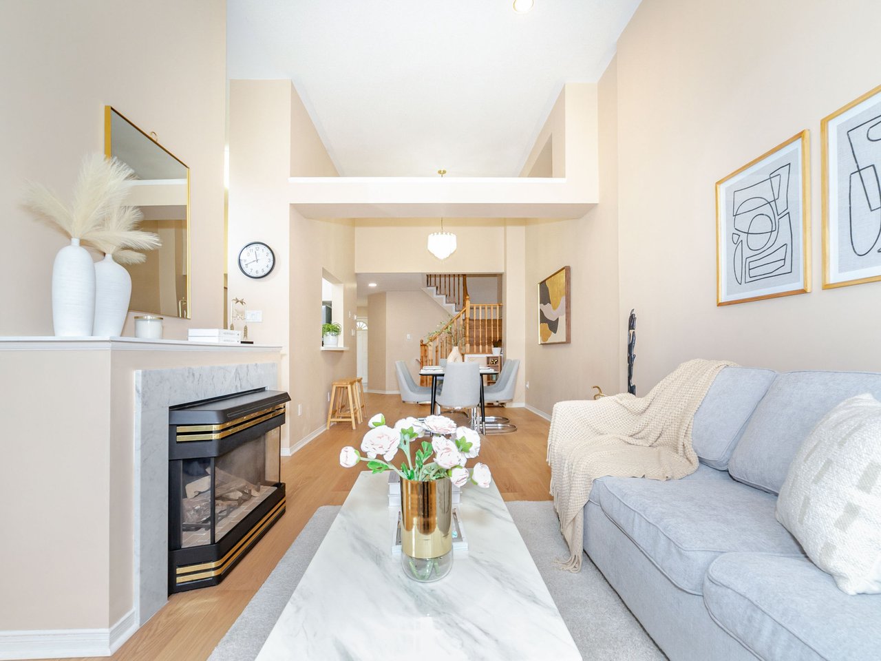 8 Queensway Drive
