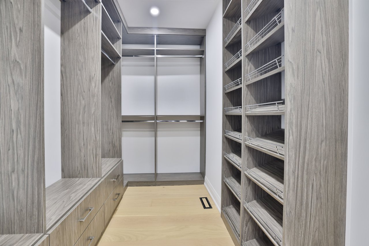 63 Tradewind Drive, Oakville