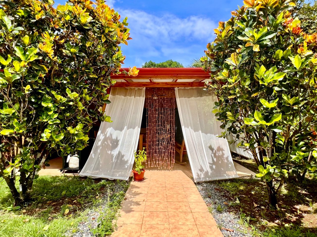 Peaceful 2-Bedroom Home in a Lush Garden in Ojochal