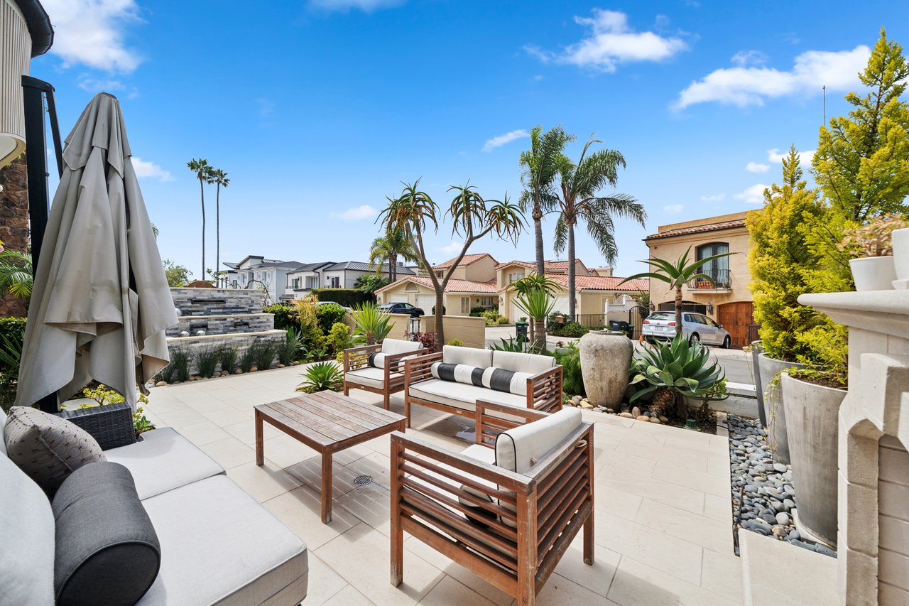 312 Carnation Avenue