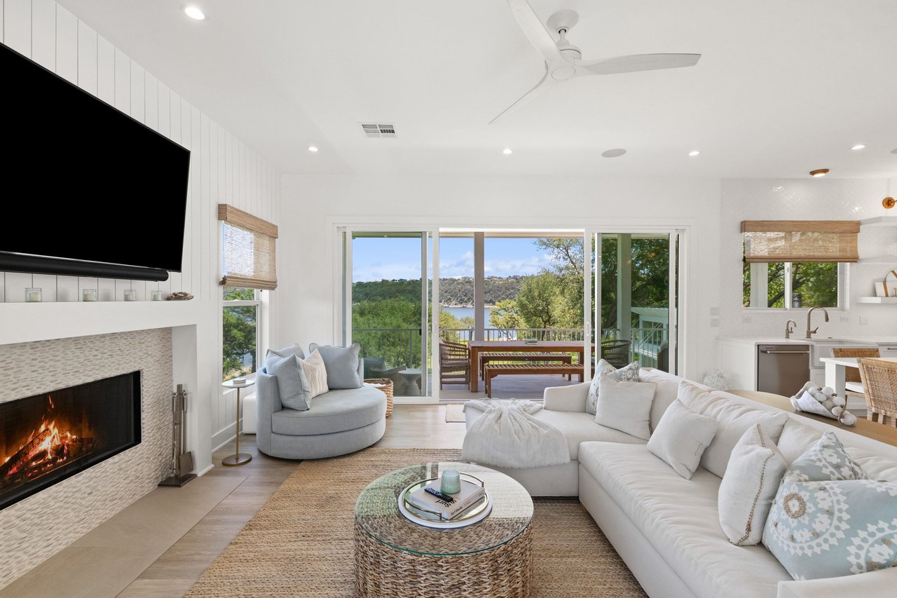 1209 Edgewater Drive