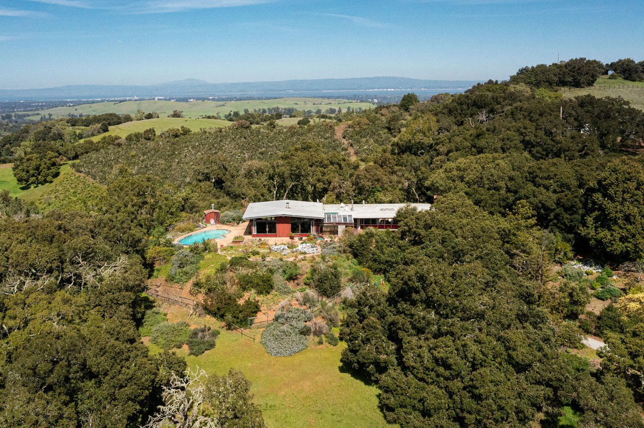 Stunning Mountain and Bay Views