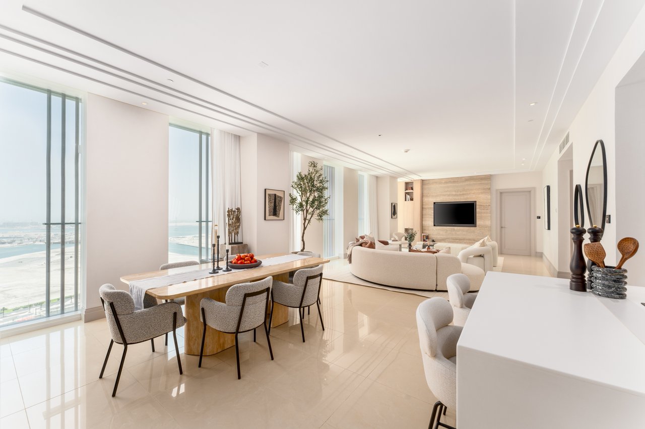 Four Seasons Private Residences Apartment 