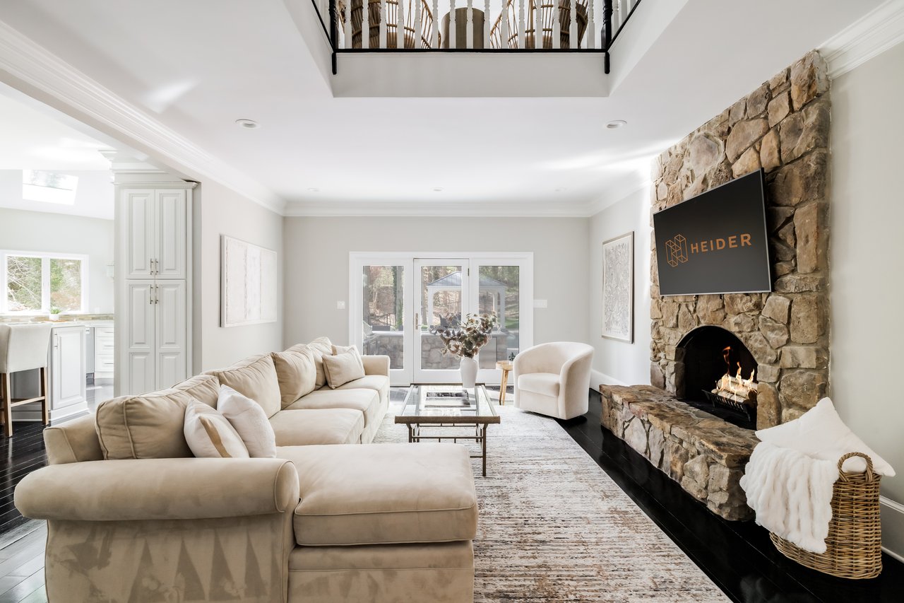 9200 Holly Oak Drive