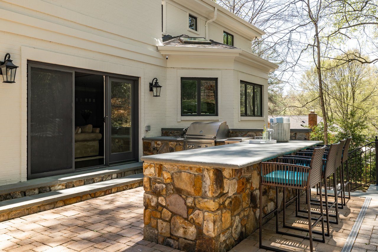 9200 Holly Oak Drive