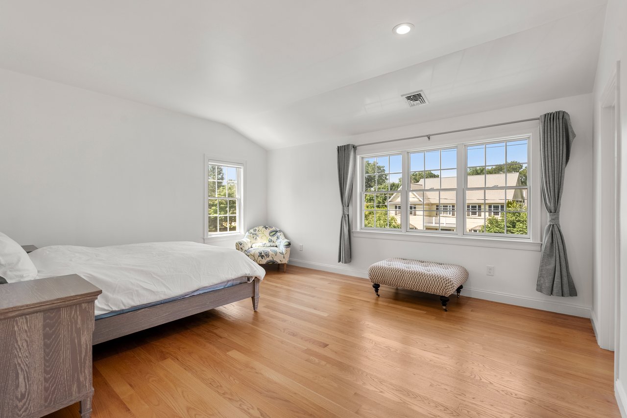 18 Patton Rd, Wellesley