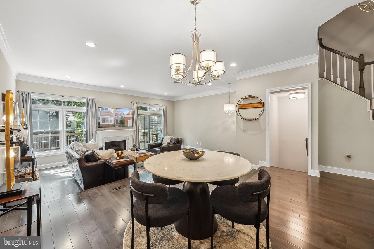 1239 Woodbrook Court