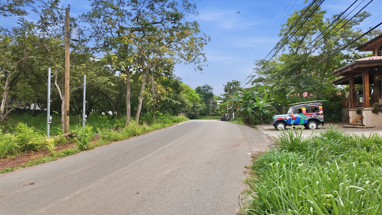 1,000 M2 Coastal Lot with Permits – Playa Grande 