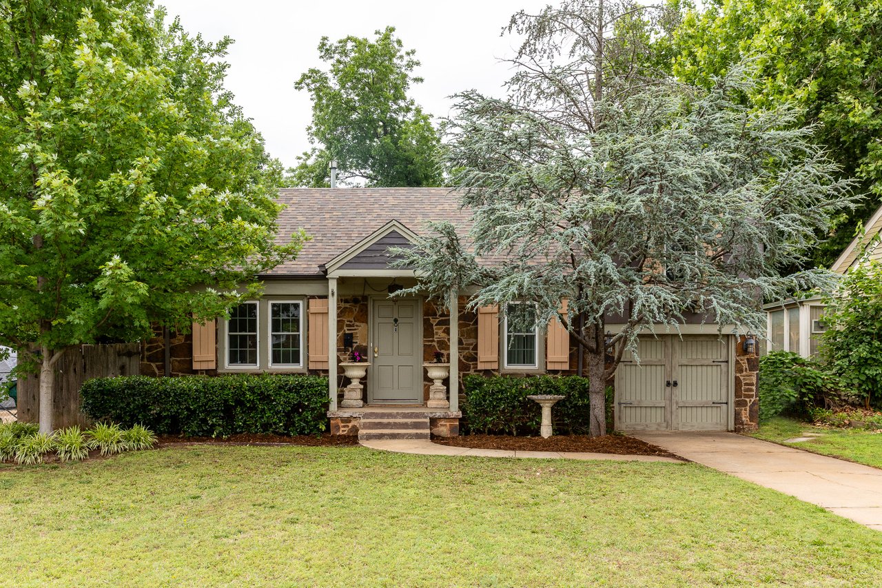 Exterior of Brookhaven Home listed by Jennifer Kragh Group