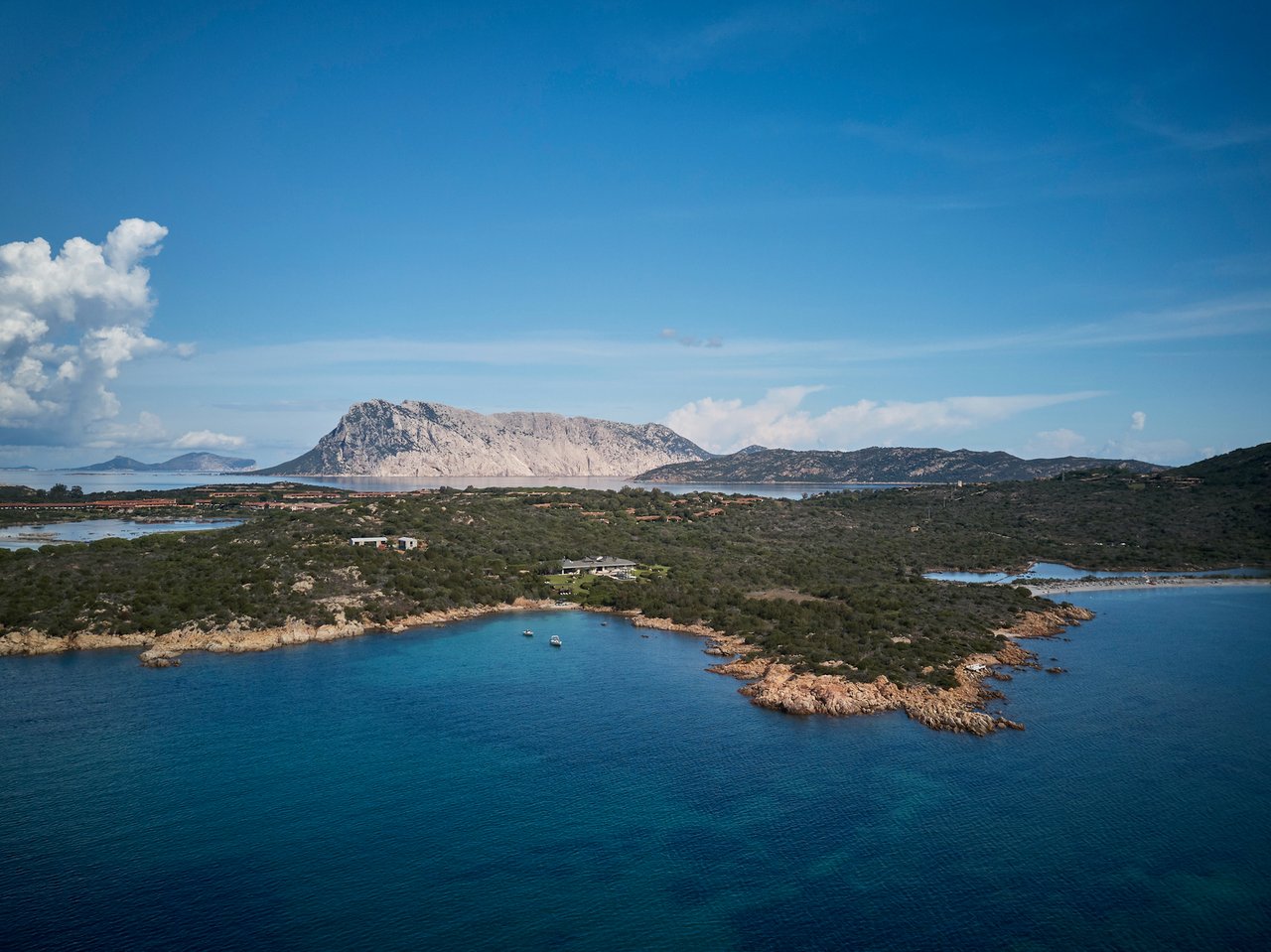 Breathtaking Beachfront Vacation Villa