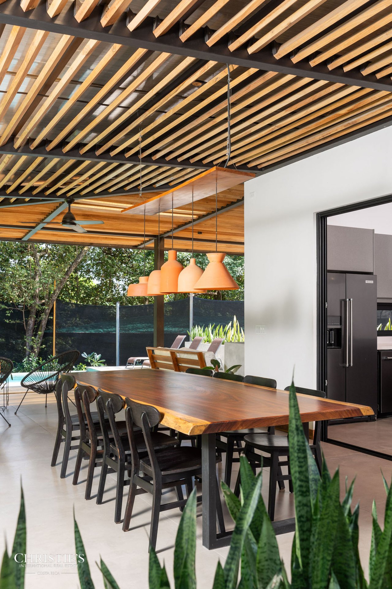 Casa Lola – Contemporary Beachside Oasis in Playa Grande