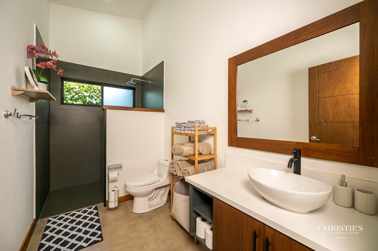 Casa Rosa | A Seaside Escape with a detached Casita in Playa Avellanas