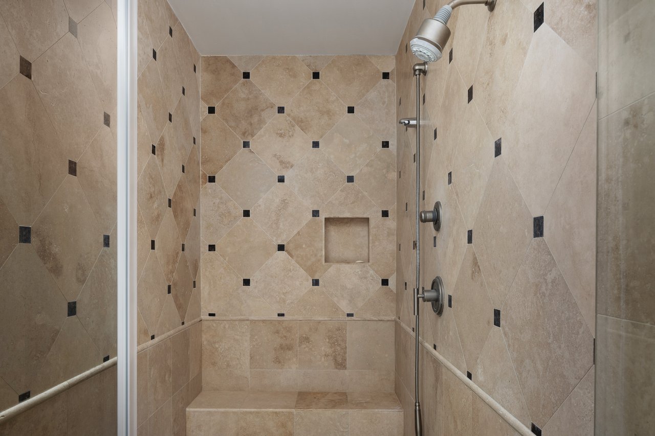 2402 E ESPLANADE Lane 1001