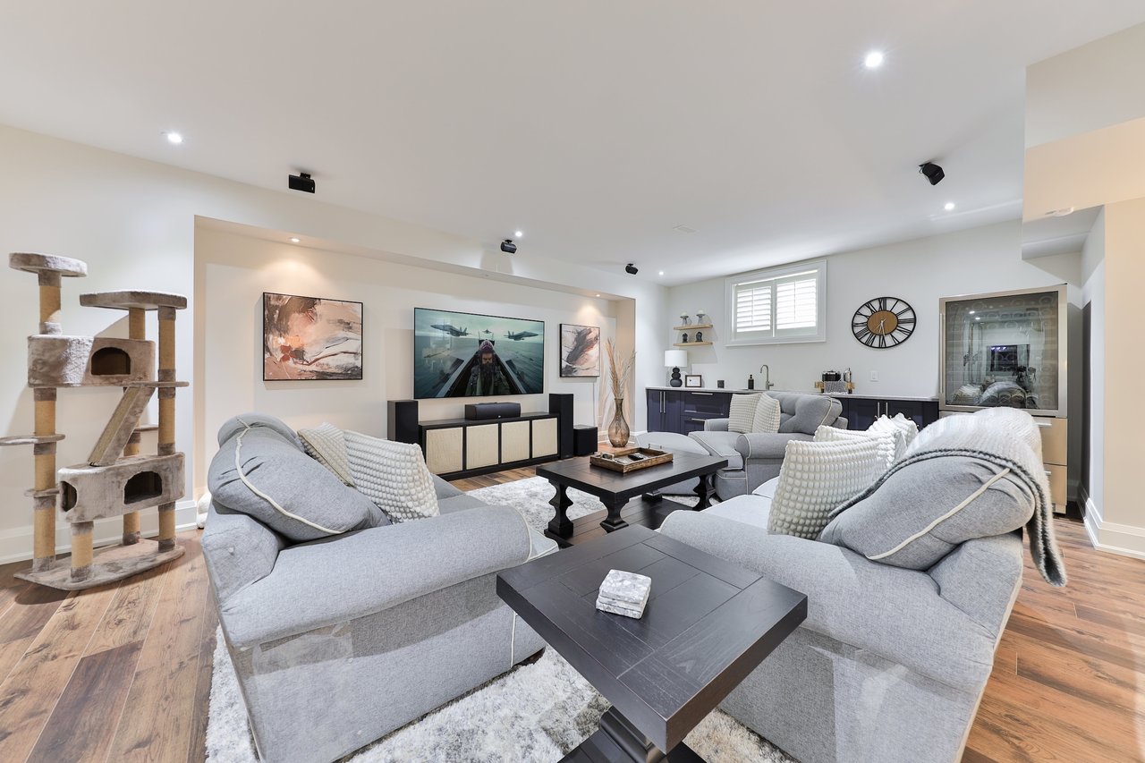 408 Saville Crescent, Oakville