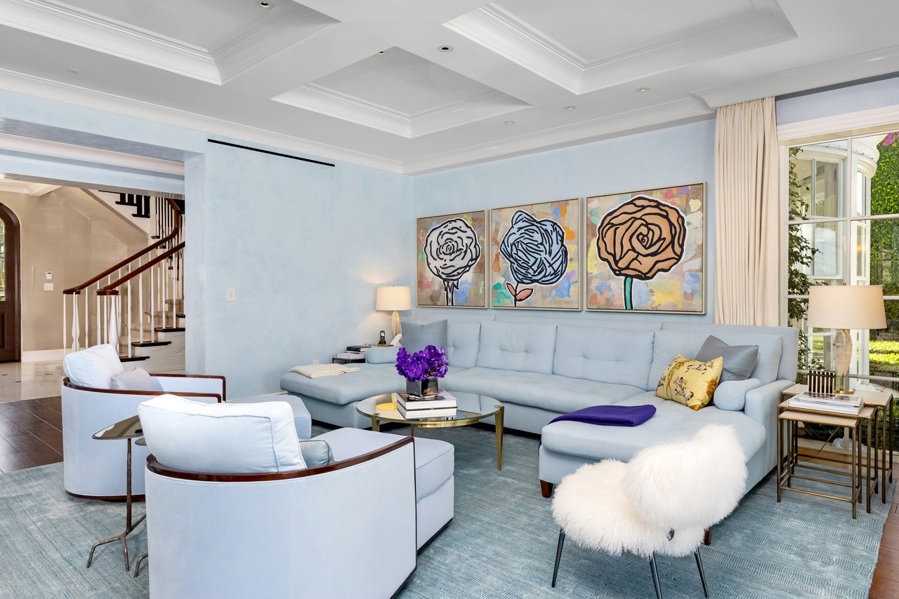 Georgian Waterfront Mansion on Everglades Island