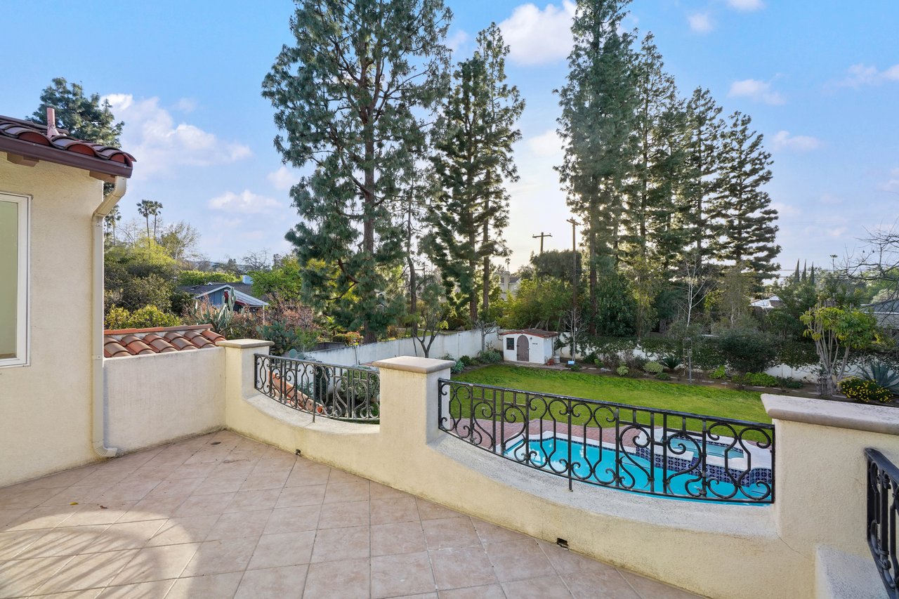 5309 Louise Ave, Encino