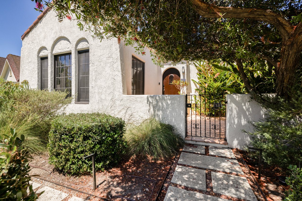 851 Masselin Ave, Miracle Mile