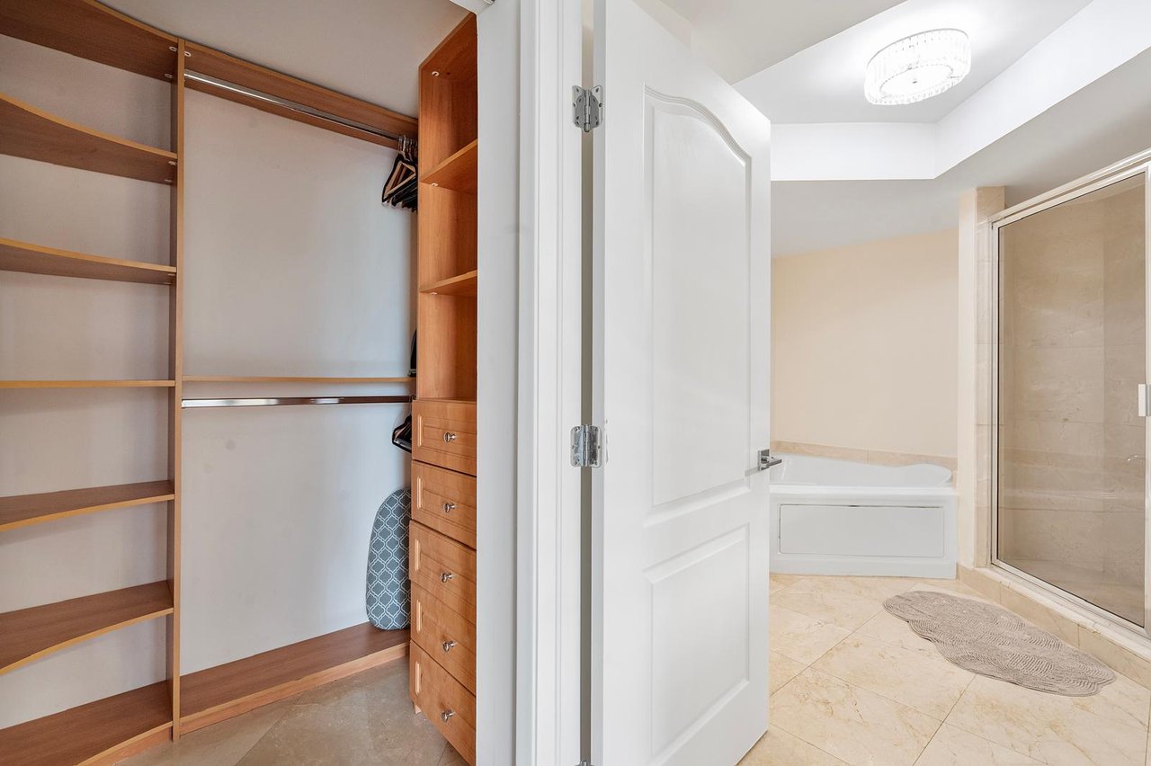 King David Short-Term Rental | Prime Location