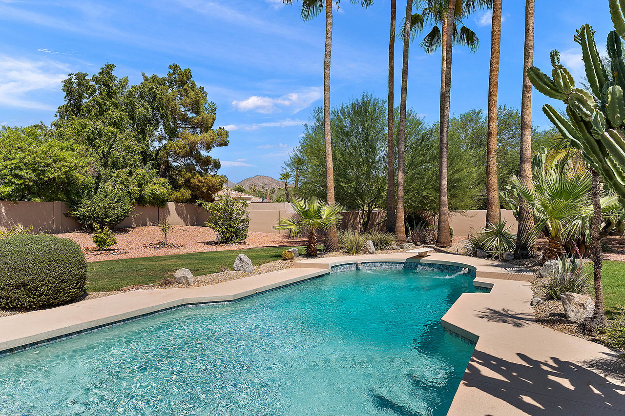 10195 E CORRINE Drive