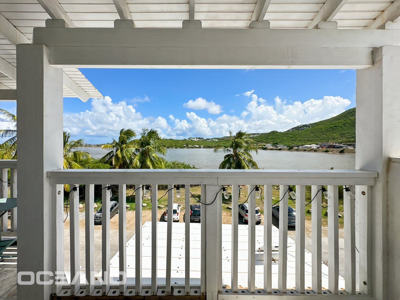 2 bedrooms with a sea view