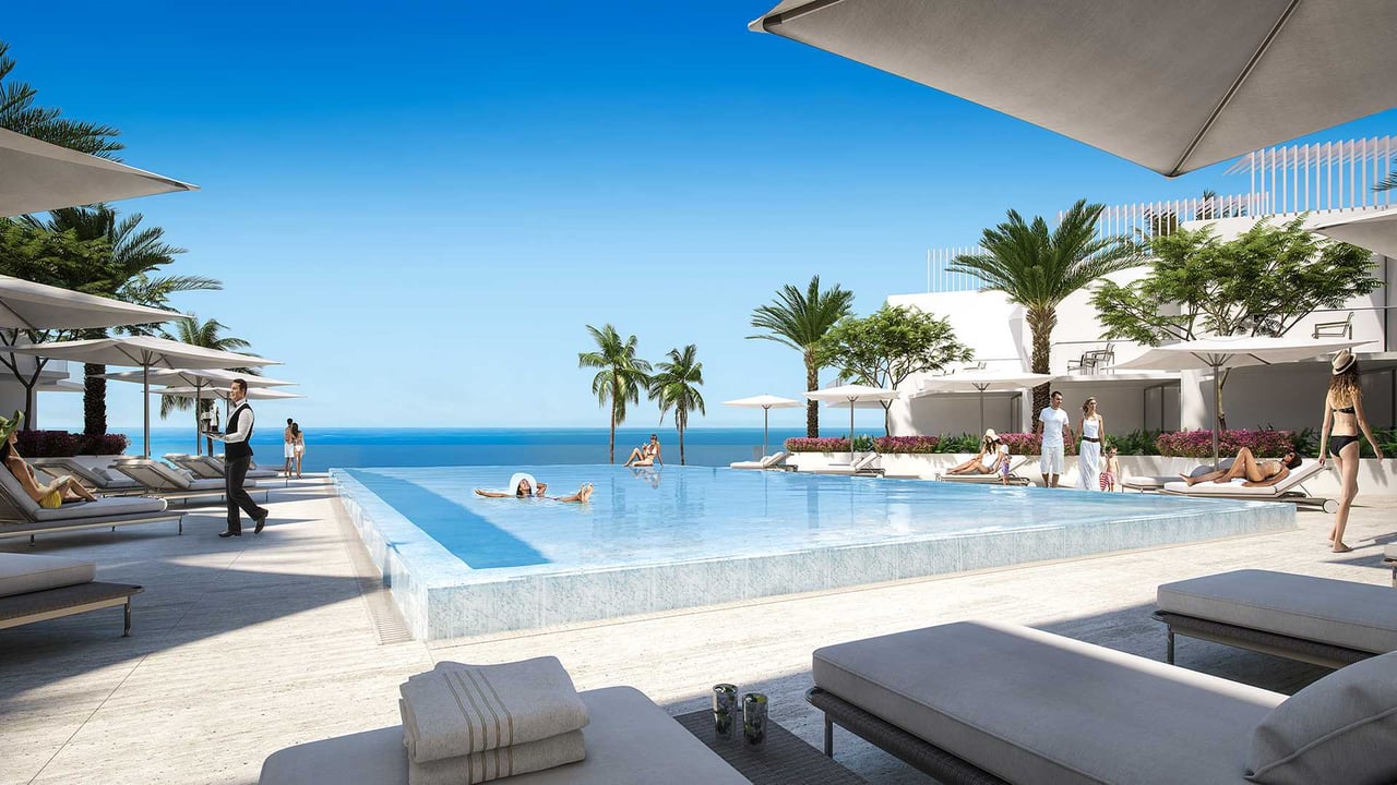Turnberry Ocean Club swimming pool 