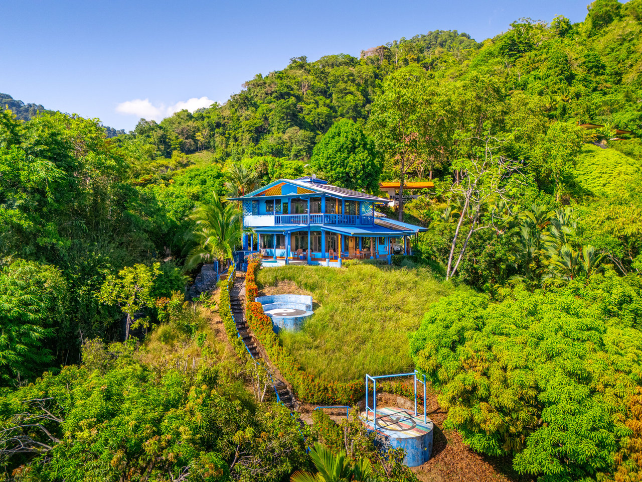 Casa Vista Harmonia, Legendary Ocean Views and Sustainable Living!
