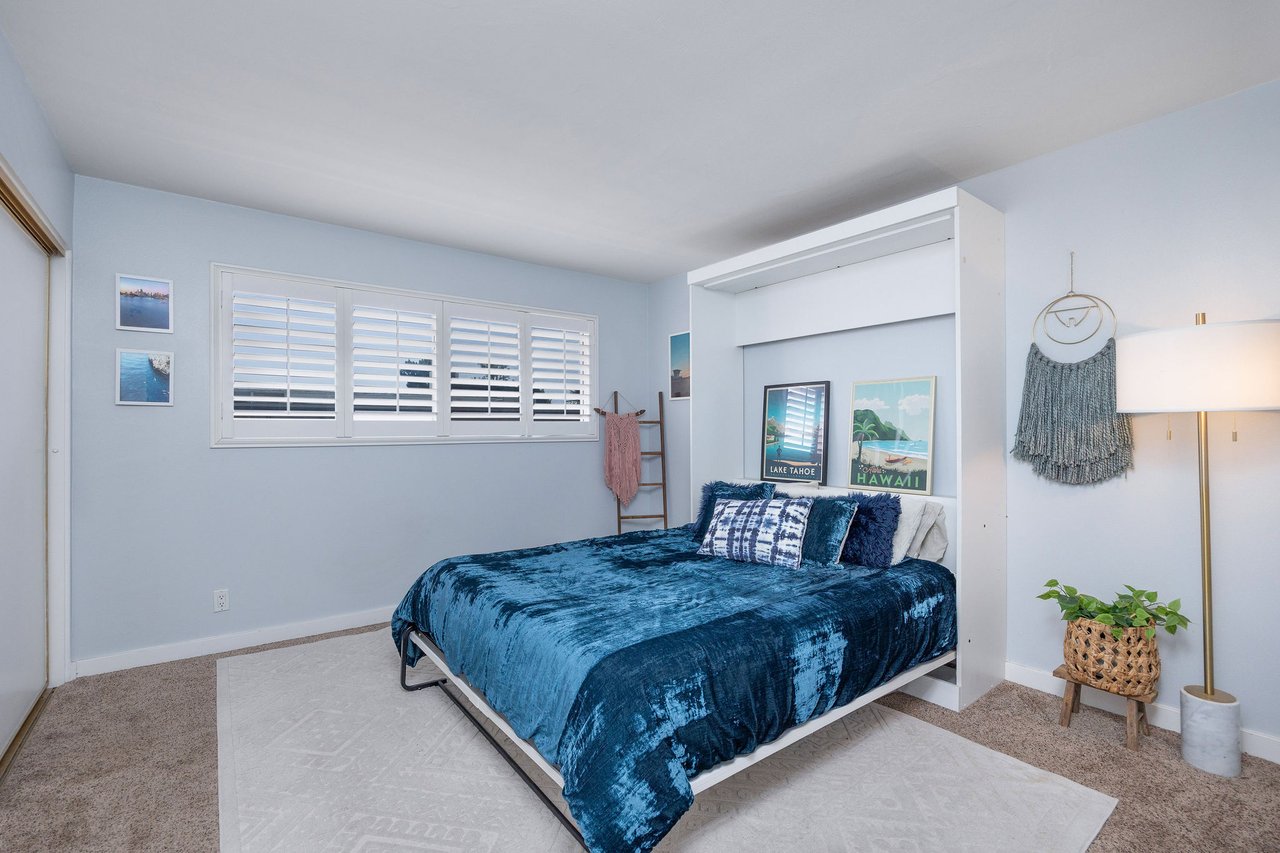 100 Loma Ave #404