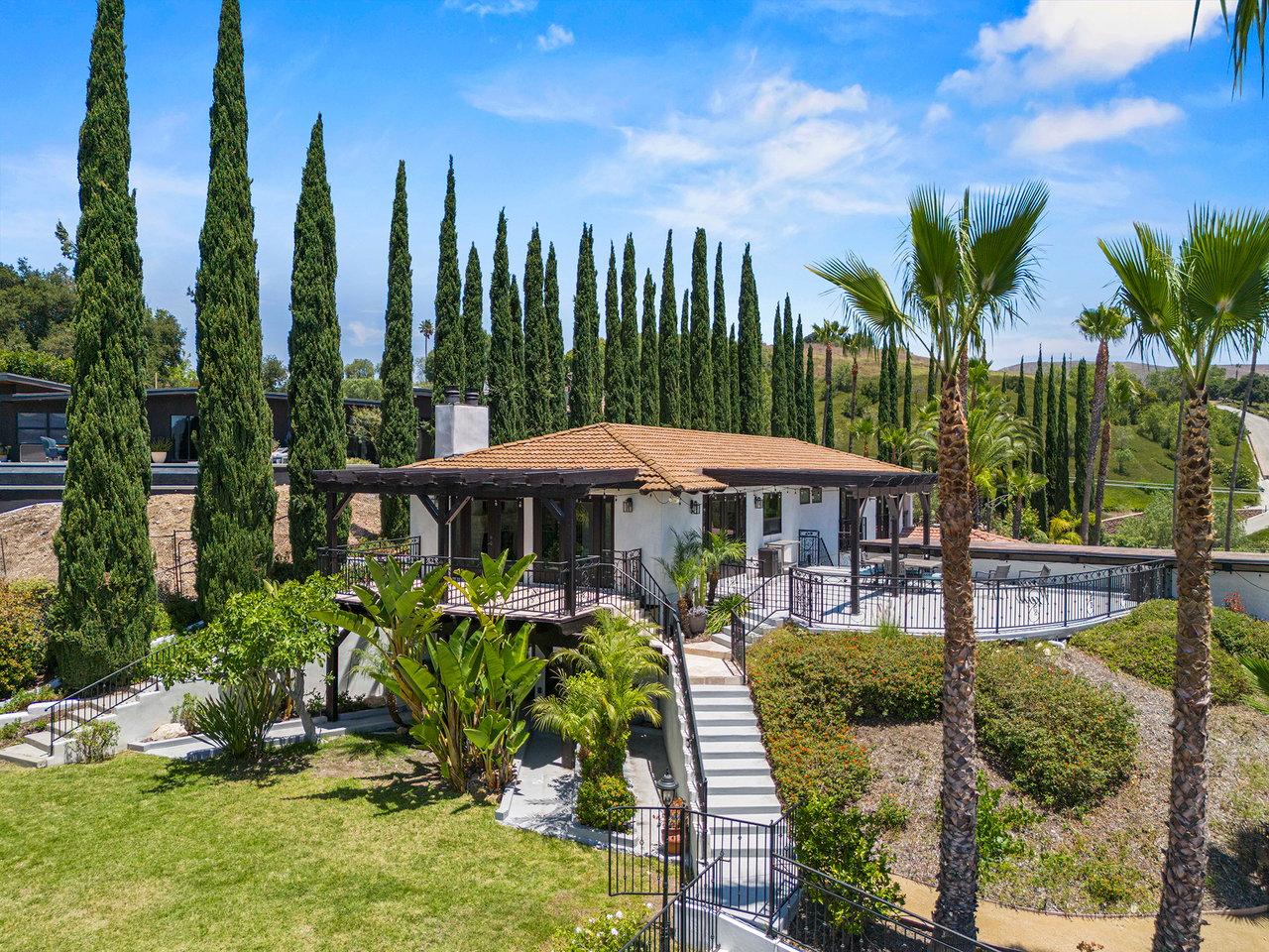 567 Lone Oak Dr
