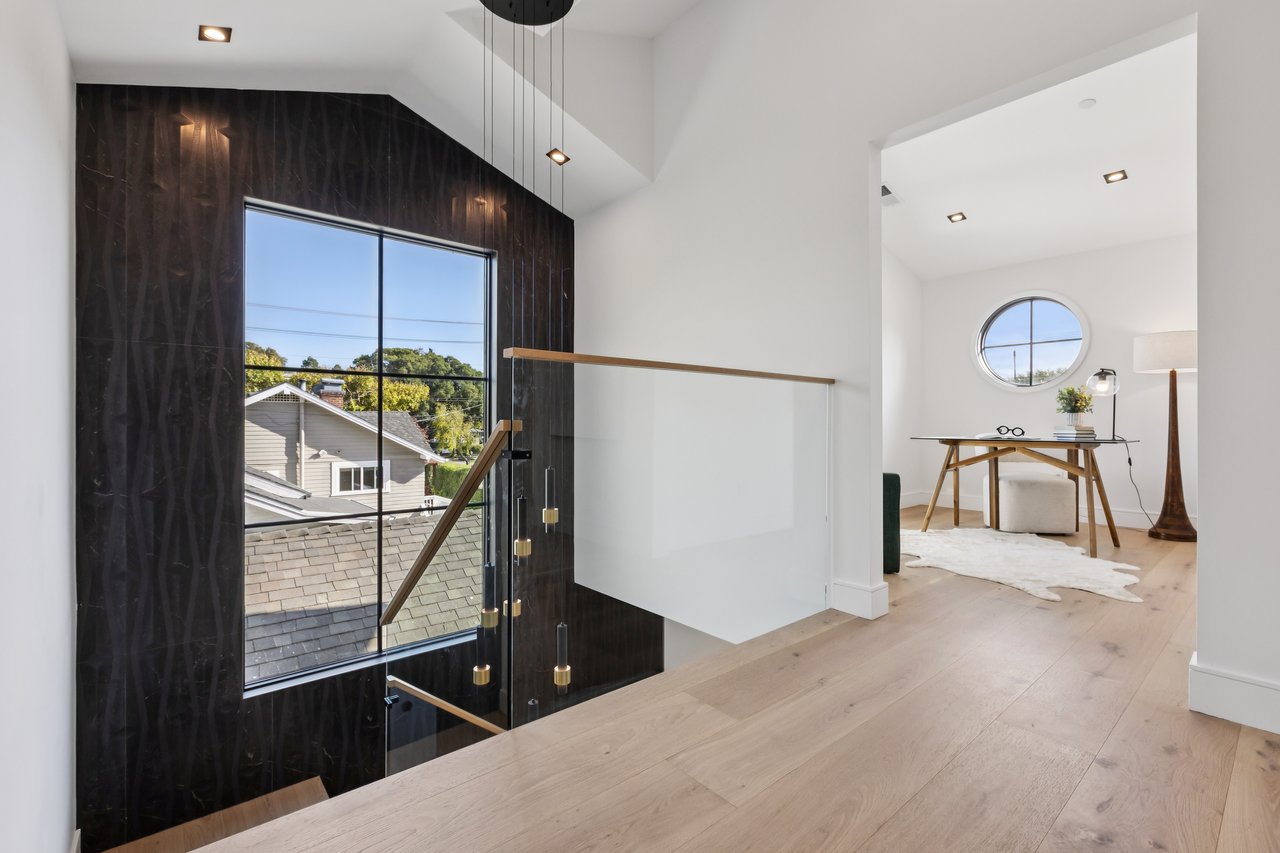 10 Channing Rd, Burlingame