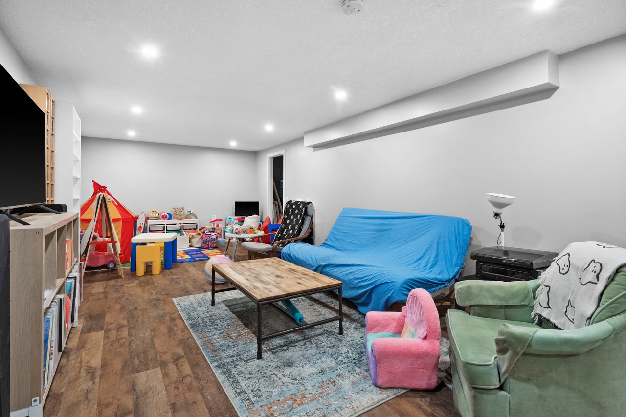 370 Maitland Hill NE