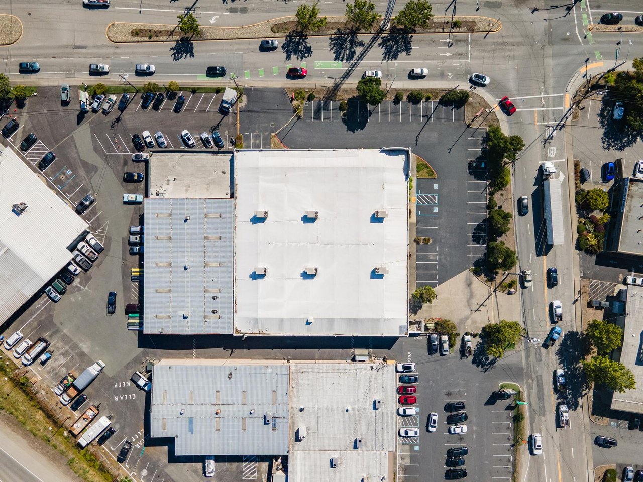 Retail Building For Lease 