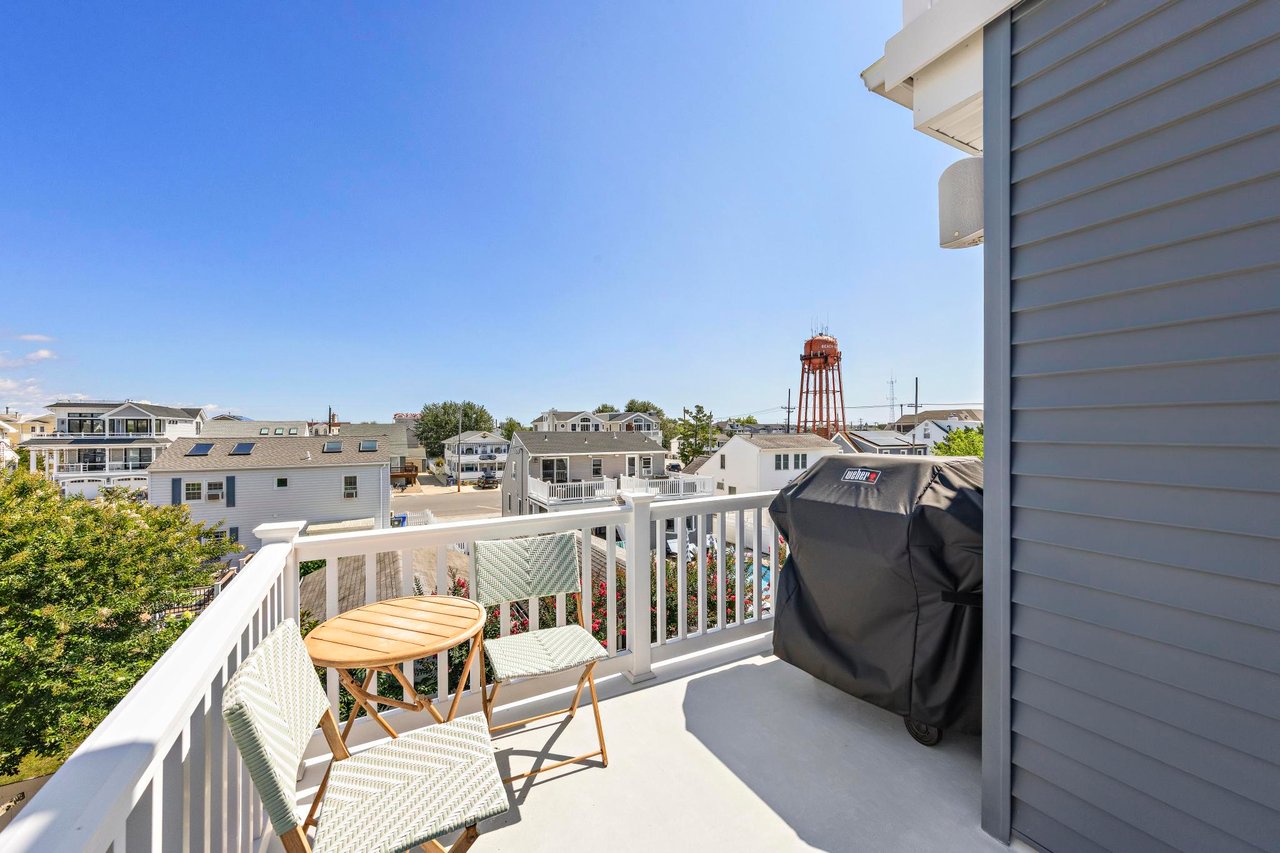 407 B Coral Street 