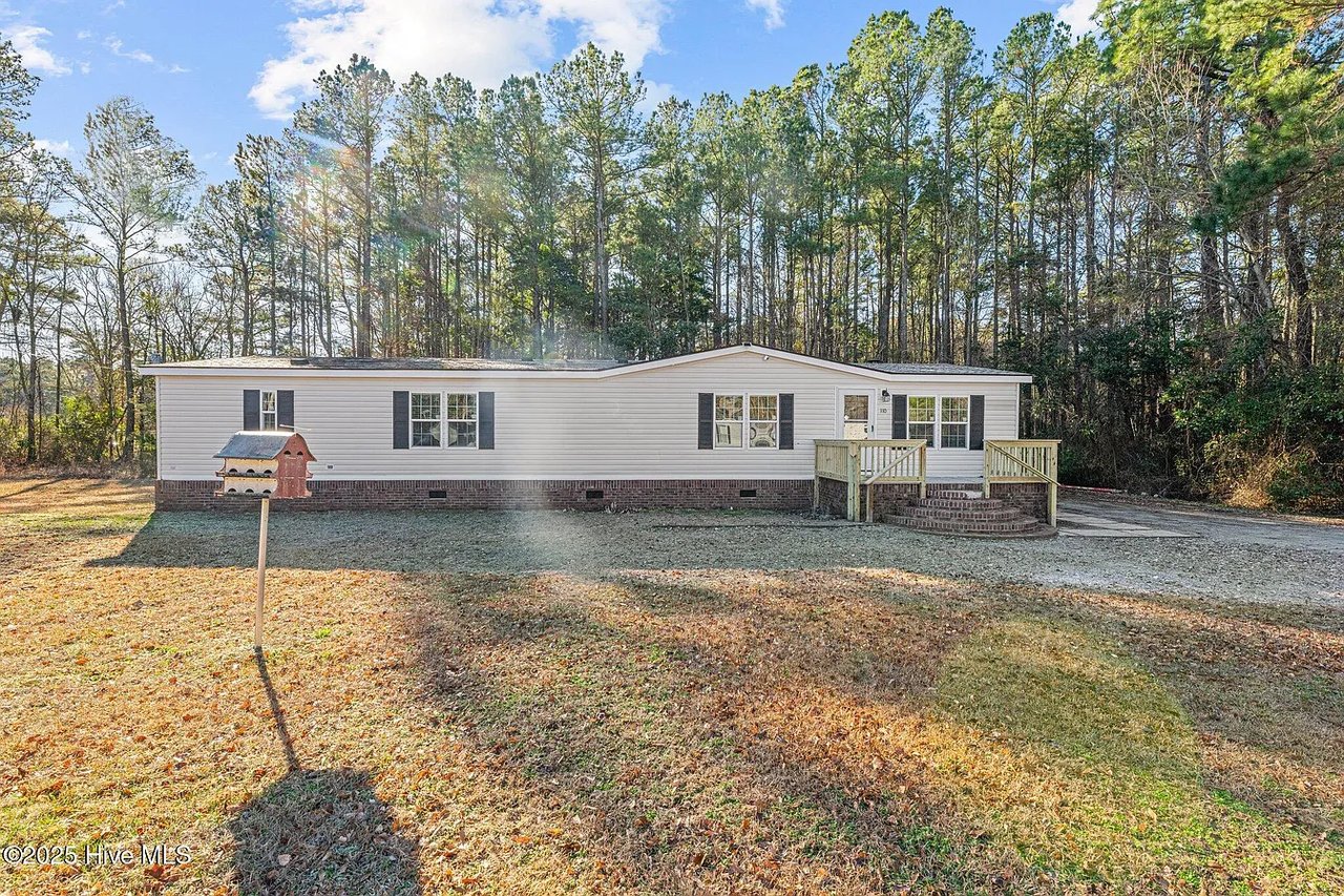 110 Sandy Ln