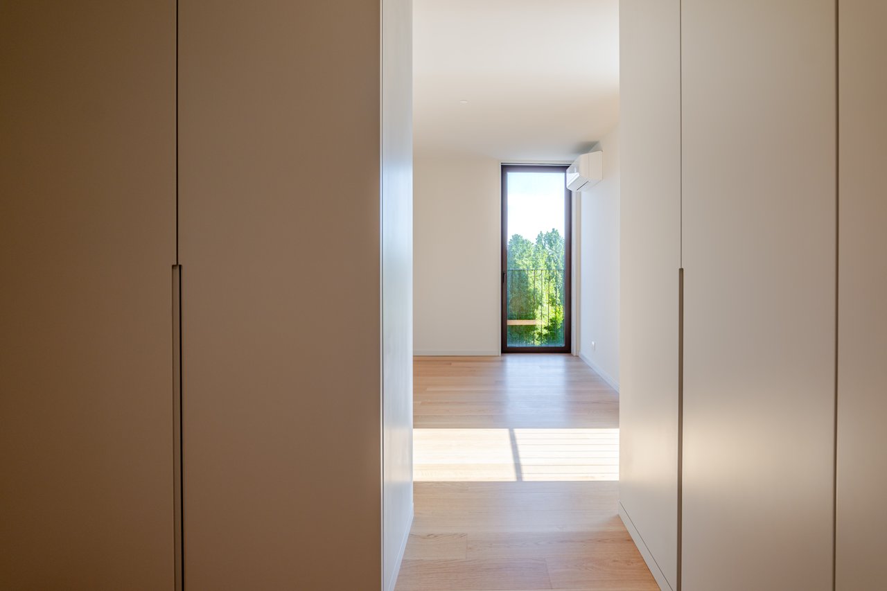 Luxury 4-Bedroom Apartment in Porto