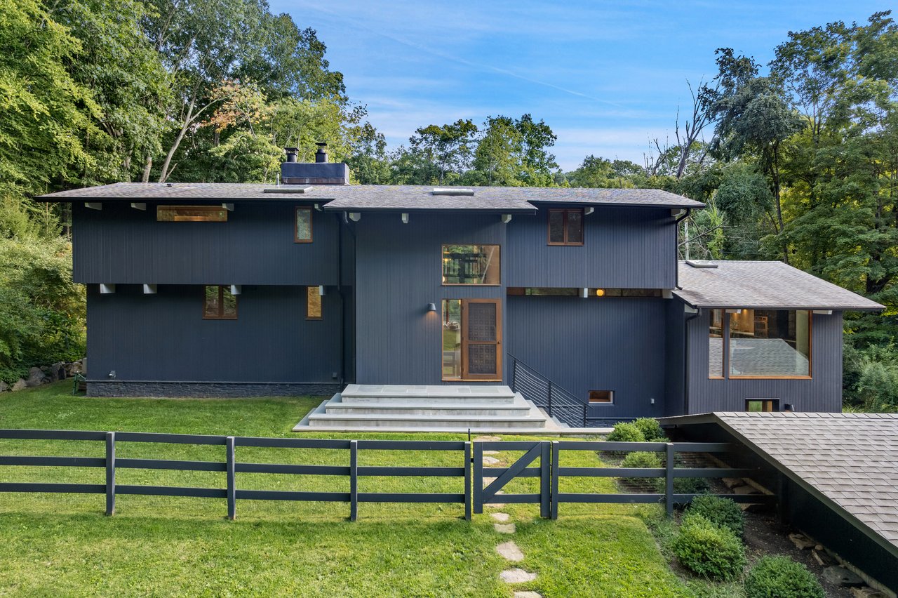 21 Black Spring Road
