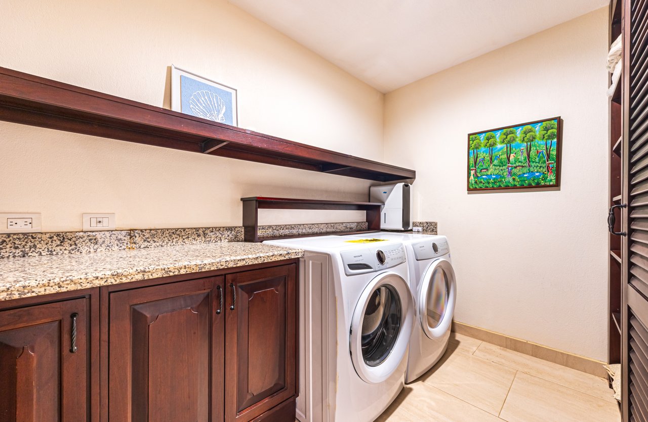 Nido Escondido, Playa Dominical